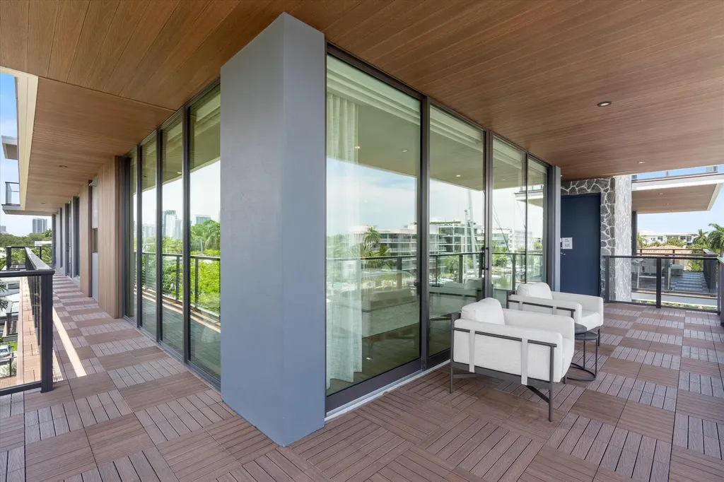 124 Hendricks Isle Fort Lauderdale FL 33301