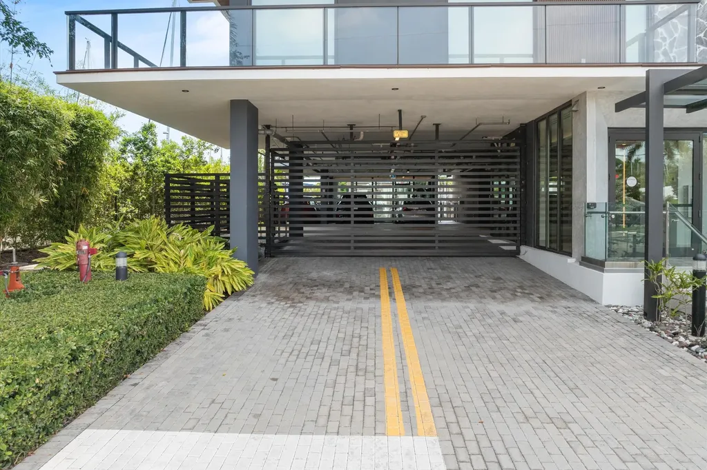 124 Hendricks Isle Fort Lauderdale FL 33301