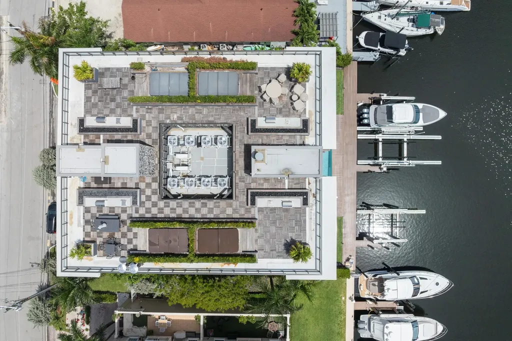 124 Hendricks Isle Fort Lauderdale FL 33301
