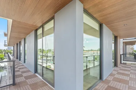 124 Hendricks Isle Fort Lauderdale FL 33301