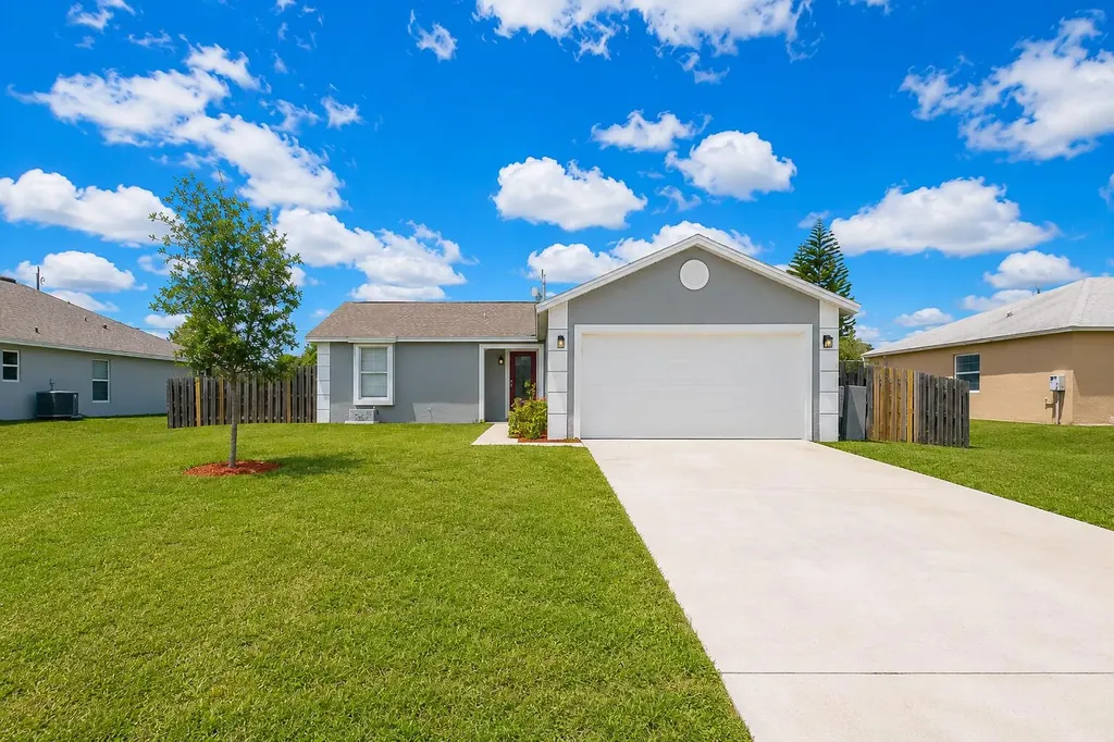 1049 SW Mccracken Avenue Port St Lucie FL 34953