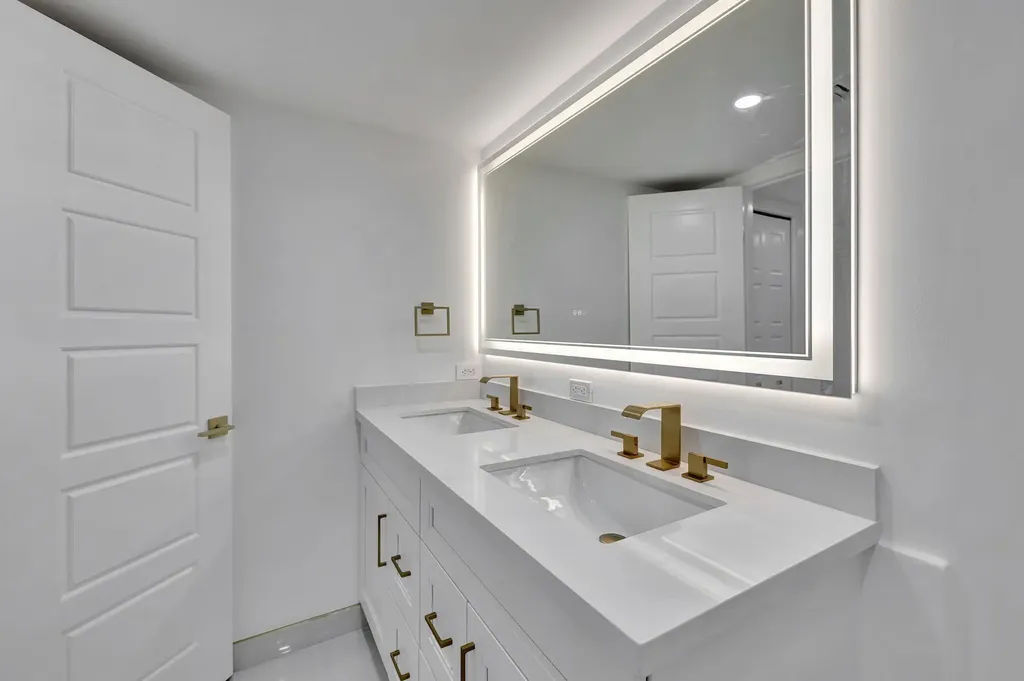 3100 N Palm Aire Drive Pompano Beach FL 33069