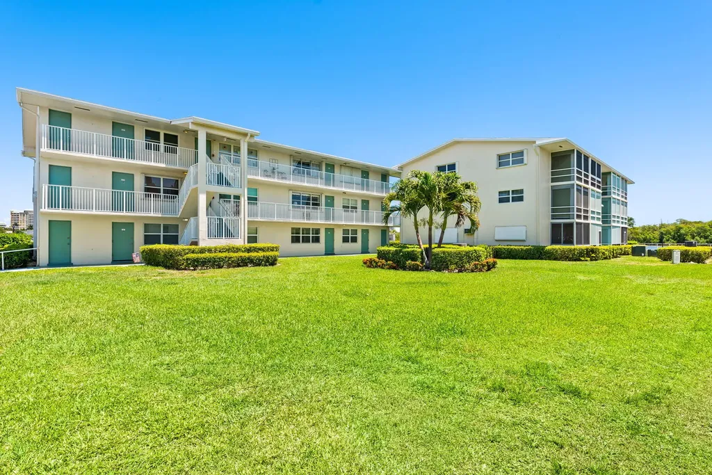 850 E Horizons E Boynton Beach FL 33435