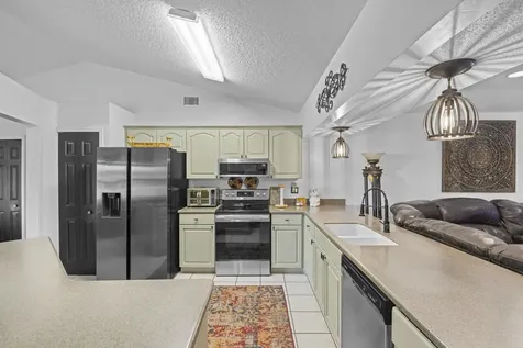 686 SW Hoffenberg Avenue Port St Lucie FL 34953