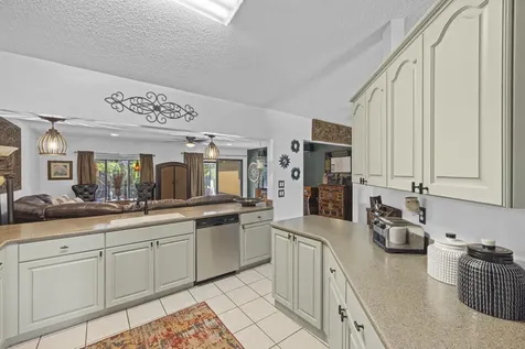 686 SW Hoffenberg Avenue Port St Lucie FL 34953