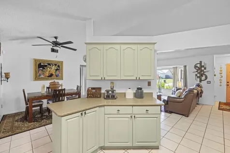 686 SW Hoffenberg Avenue Port St Lucie FL 34953