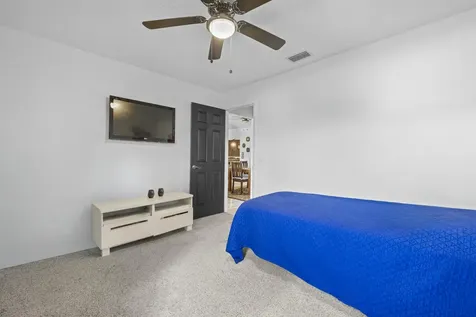 686 SW Hoffenberg Avenue Port St Lucie FL 34953