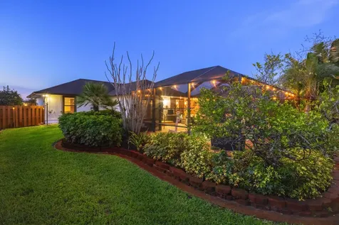 686 SW Hoffenberg Avenue Port St Lucie FL 34953