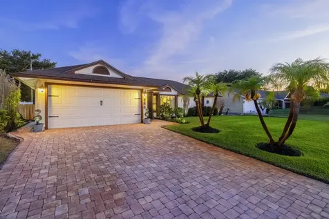 686 SW Hoffenberg Avenue Port St Lucie FL 34953