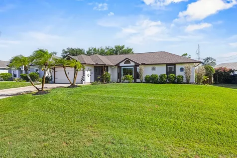 686 SW Hoffenberg Avenue Port St Lucie FL 34953