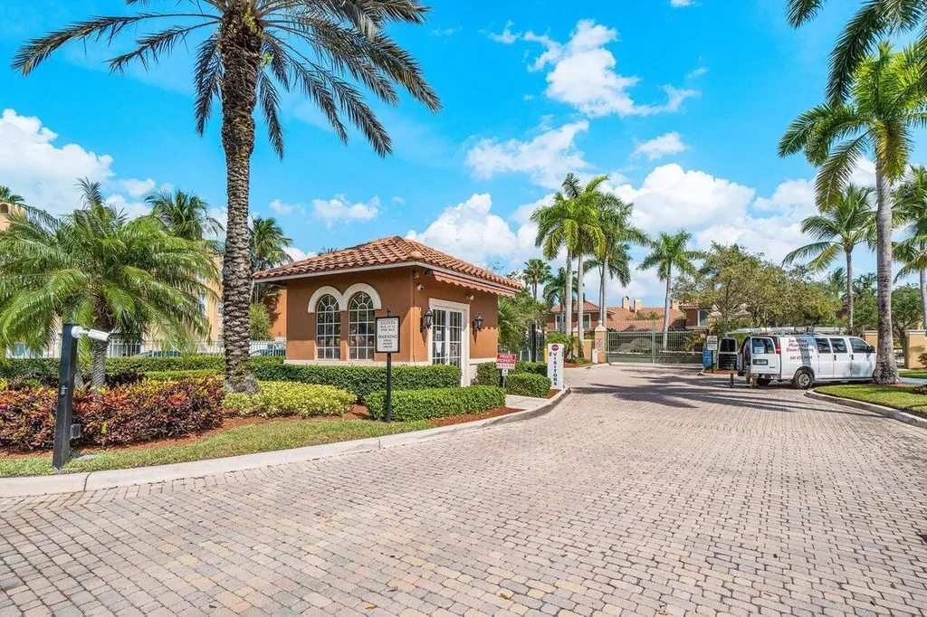 11750 St Andrews Place Wellington FL 33414