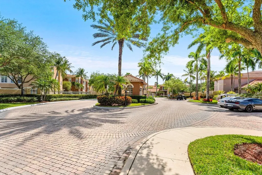 11750 St Andrews Place Wellington FL 33414