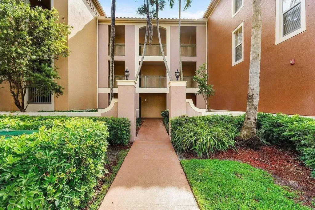 11750 St Andrews Place Wellington FL 33414