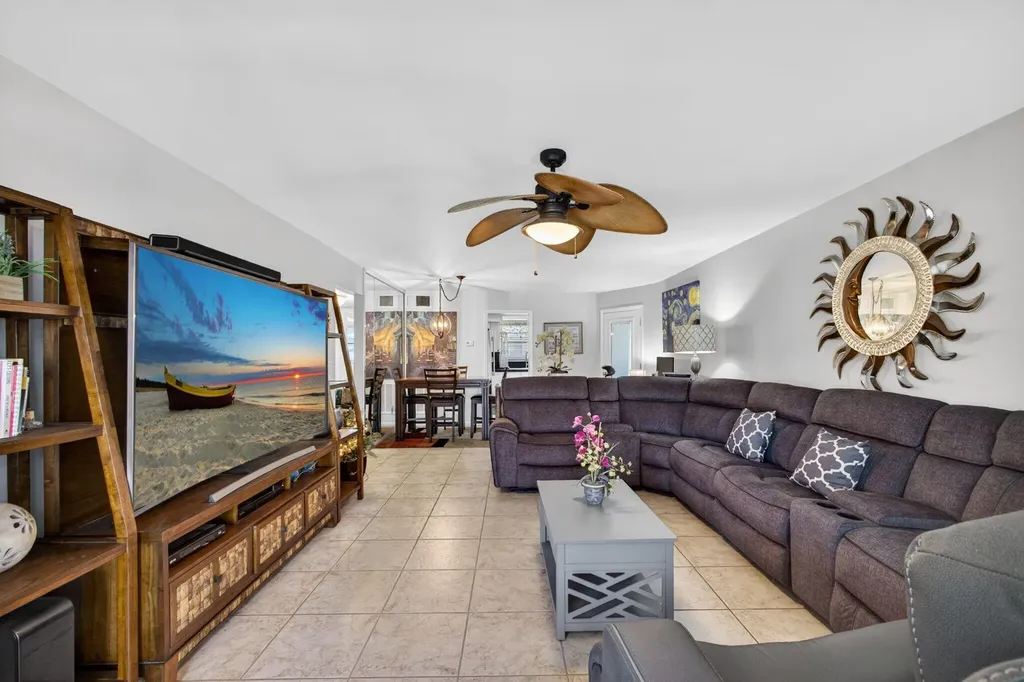 121 Wettaw Lane North Palm Beach FL 33408
