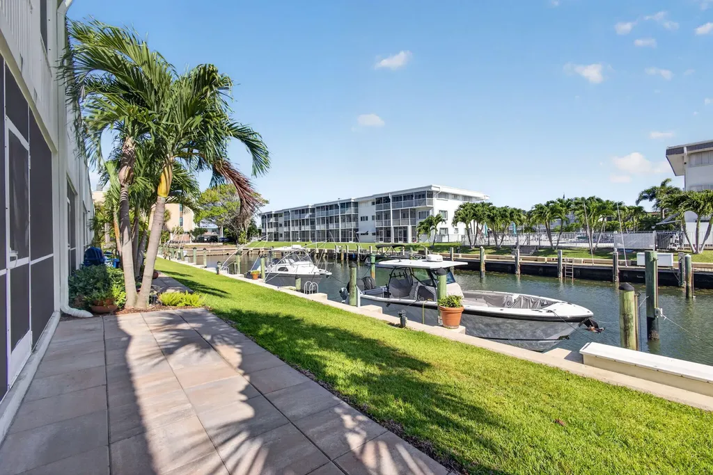 121 Wettaw Lane North Palm Beach FL 33408
