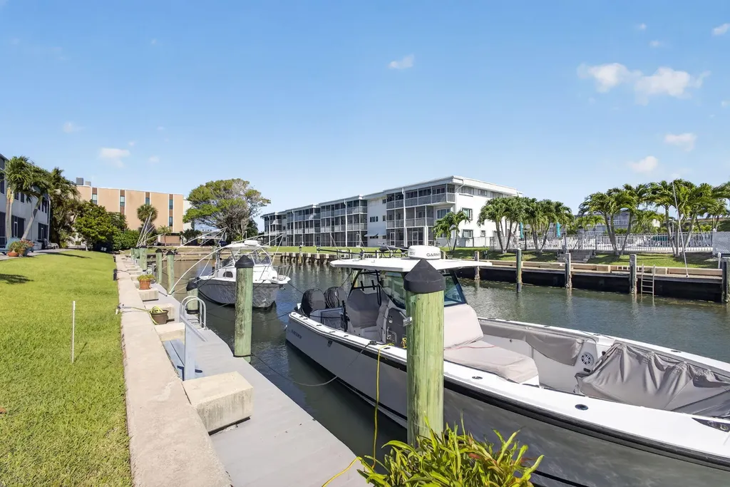 121 Wettaw Lane North Palm Beach FL 33408