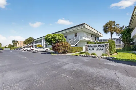 121 Wettaw Lane North Palm Beach FL 33408