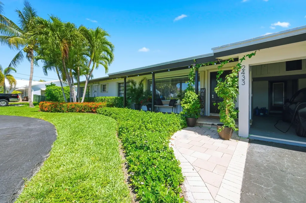 2433 NE 24th Street Lighthouse Point FL 33064