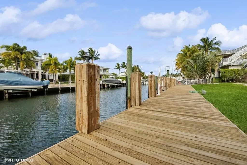 2433 NE 24th Street Lighthouse Point FL 33064