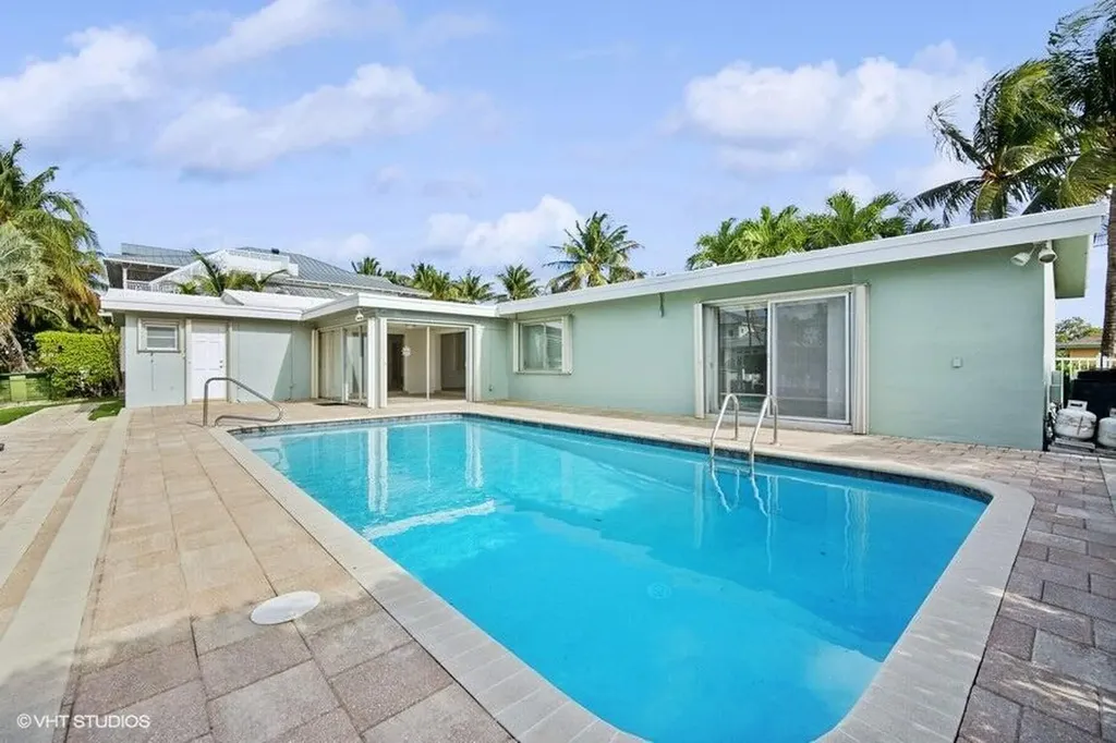2433 NE 24th Street Lighthouse Point FL 33064