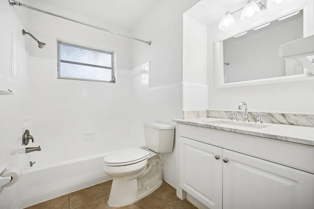 2433 NE 24th Street Lighthouse Point FL 33064