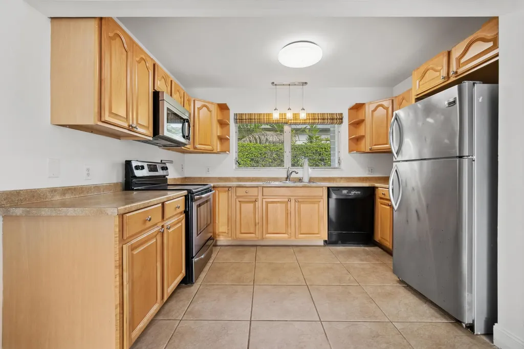 2433 NE 24th Street Lighthouse Point FL 33064