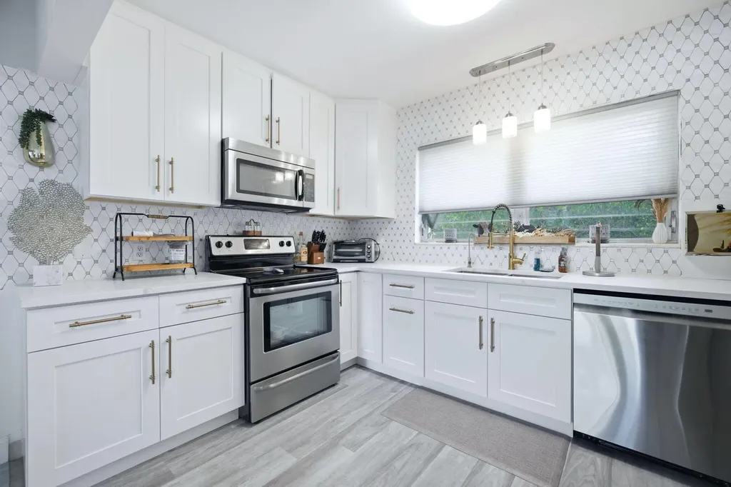 2433 NE 24th Street Lighthouse Point FL 33064