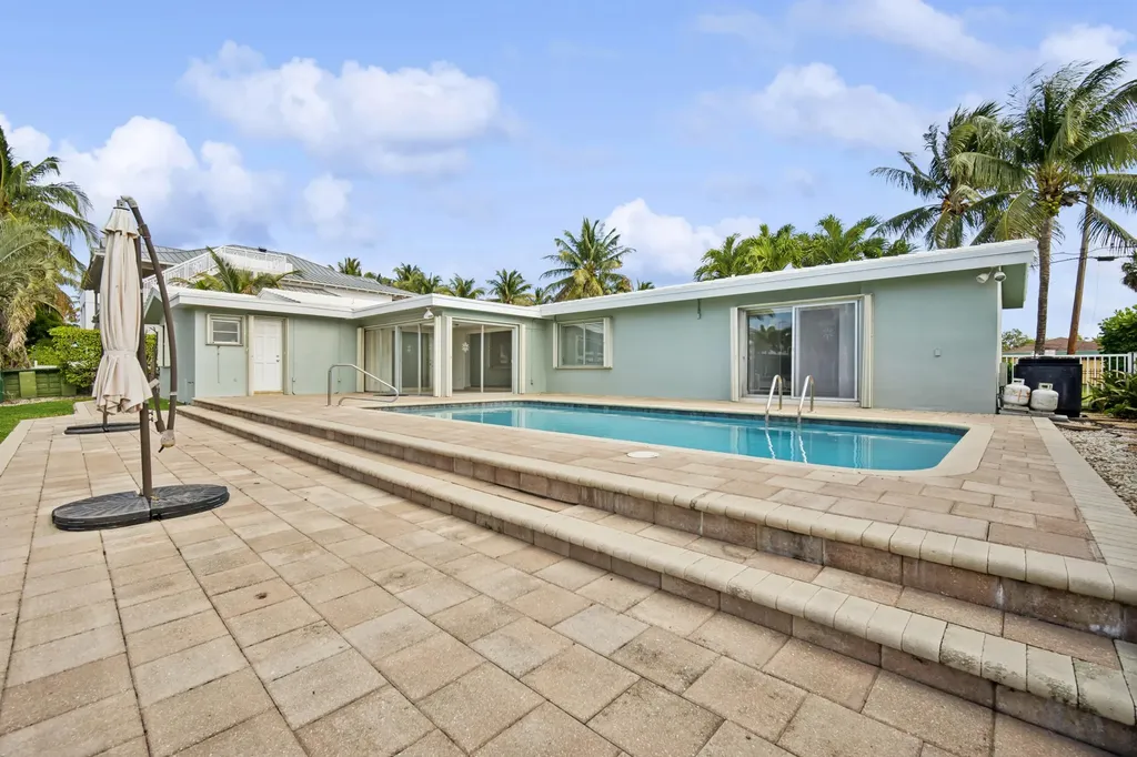 2433 NE 24th Street Lighthouse Point FL 33064