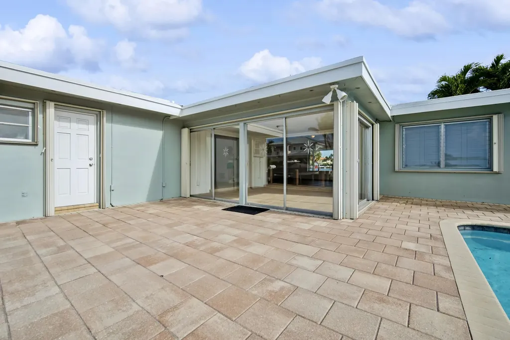2433 NE 24th Street Lighthouse Point FL 33064
