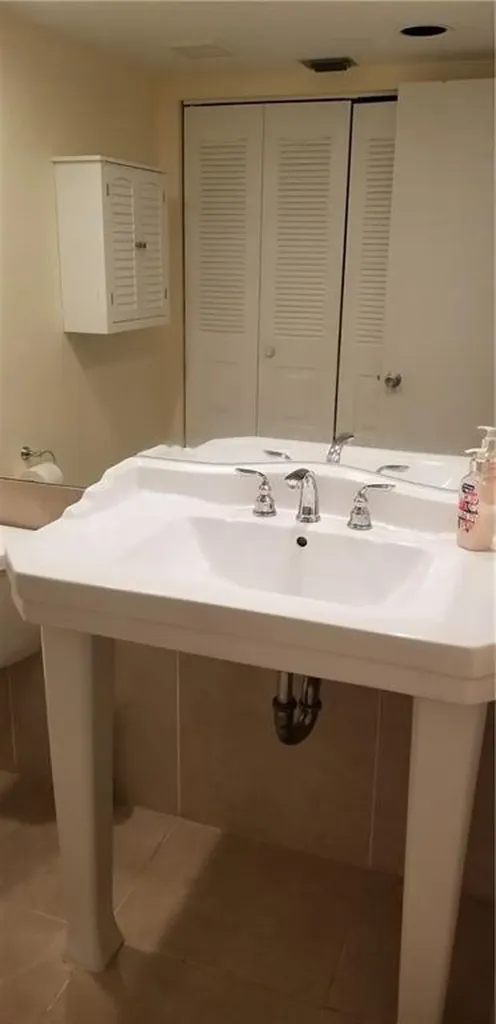 1110 SW 125th Avenue Pembroke Pines FL 33027