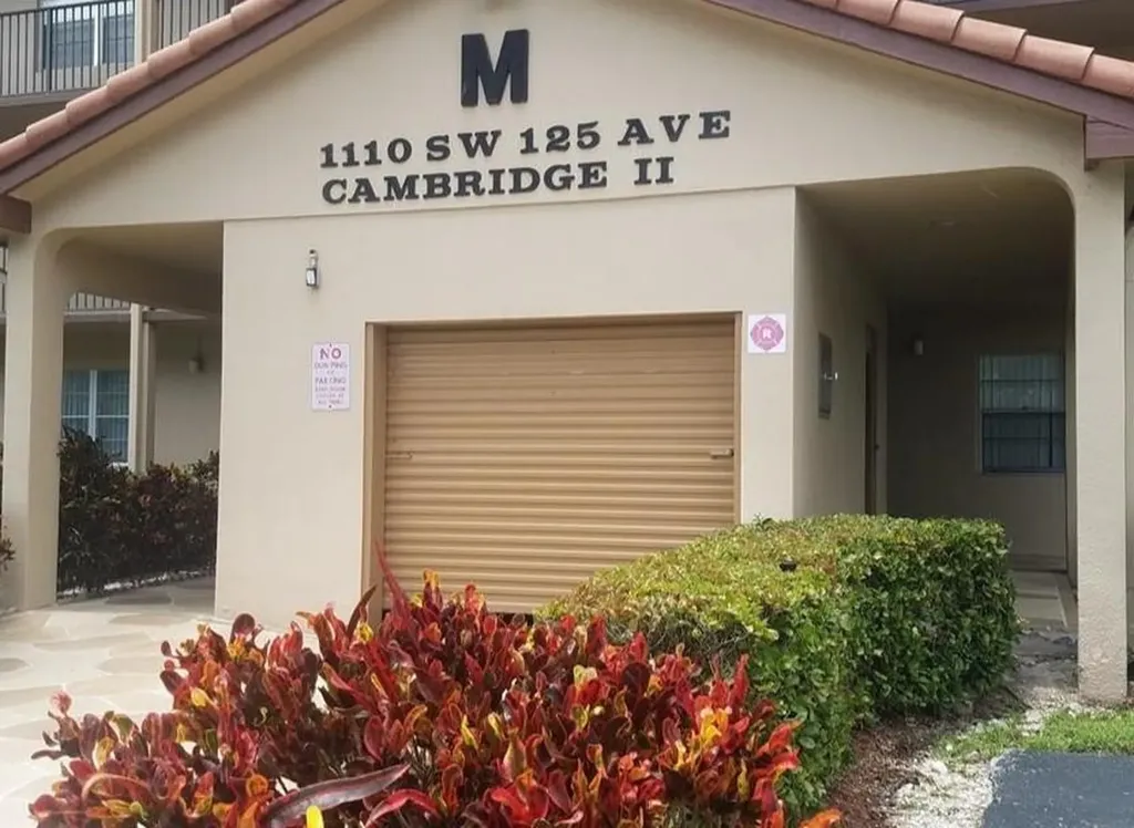 1110 SW 125th Avenue Pembroke Pines FL 33027