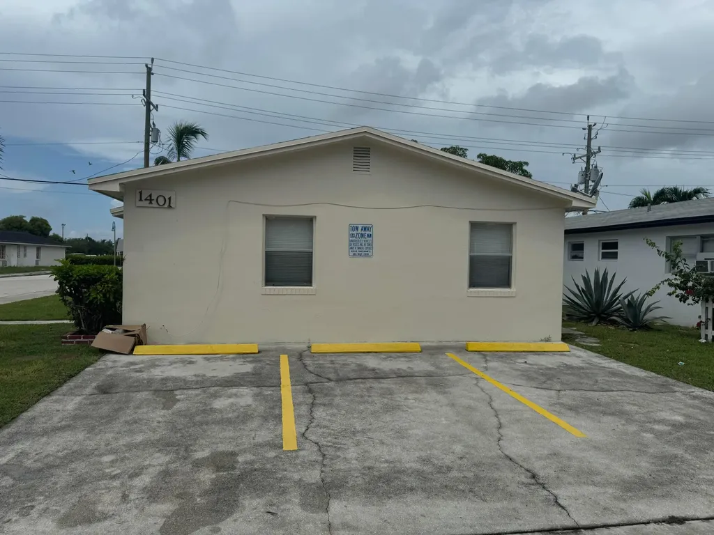1401 N J Street Lake Worth Beach FL 33460
