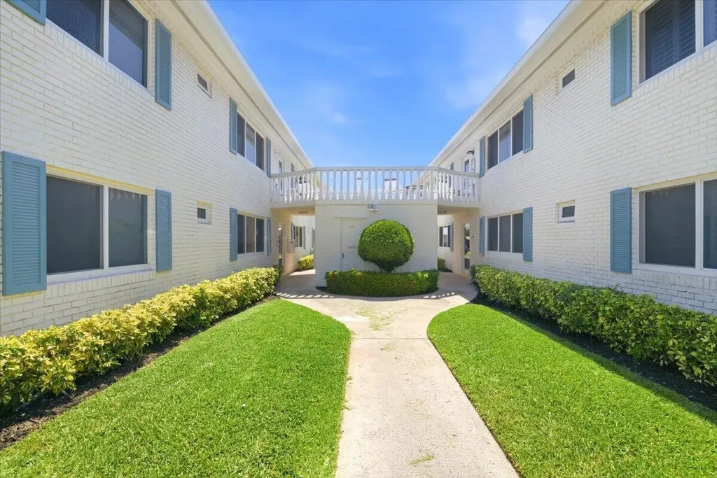 6261 NE 19th Avenue Fort Lauderdale FL 33308