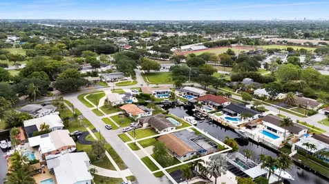 1340 SW 56th Avenue Plantation FL 33317