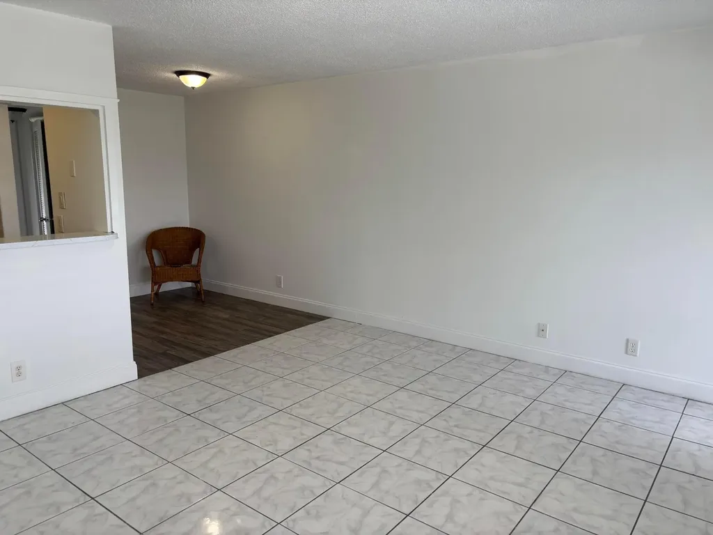 218 Windsor J West Palm Beach FL 33417