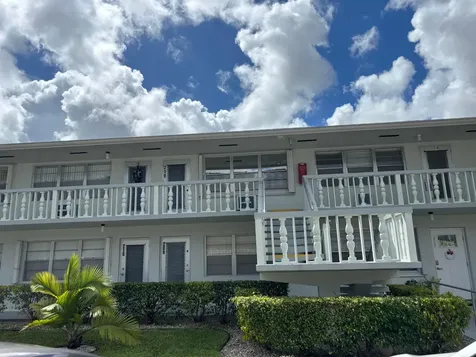 218 Windsor J West Palm Beach FL 33417