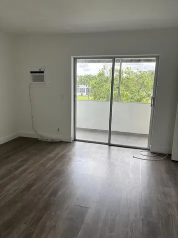 218 Windsor J West Palm Beach FL 33417