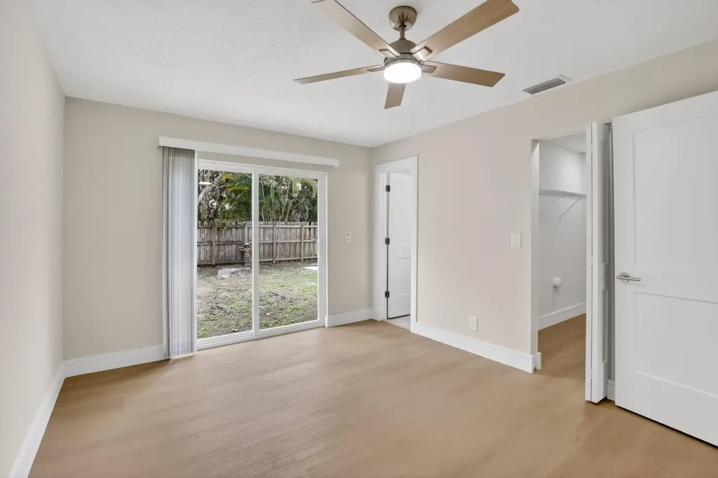 8241 NW 48th Street Lauderhill FL 33351