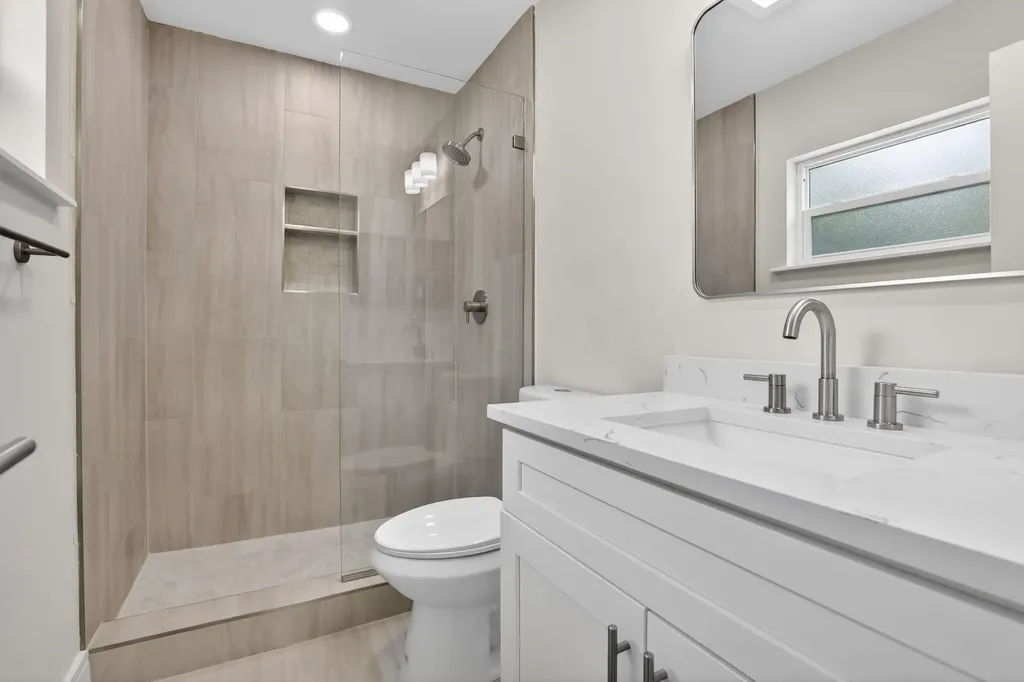8241 NW 48th Street Lauderhill FL 33351