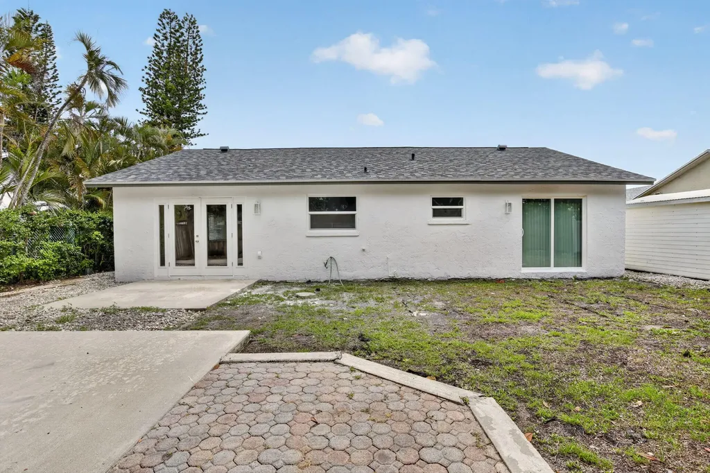 8241 NW 48th Street Lauderhill FL 33351
