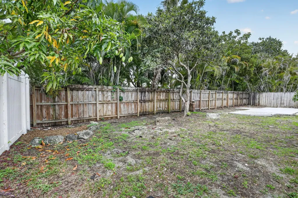 8241 NW 48th Street Lauderhill FL 33351