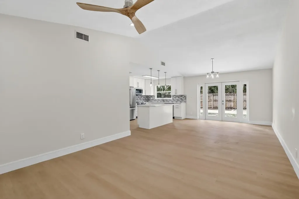 8241 NW 48th Street Lauderhill FL 33351