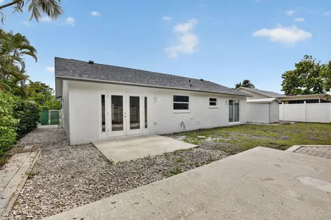 8241 NW 48th Street Lauderhill FL 33351