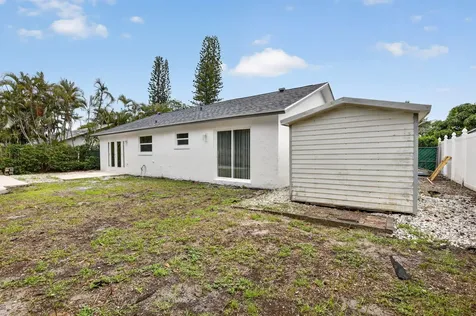 8241 NW 48th Street Lauderhill FL 33351