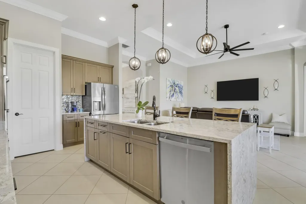 9247 SW Miracoli Way Port St Lucie FL 34987