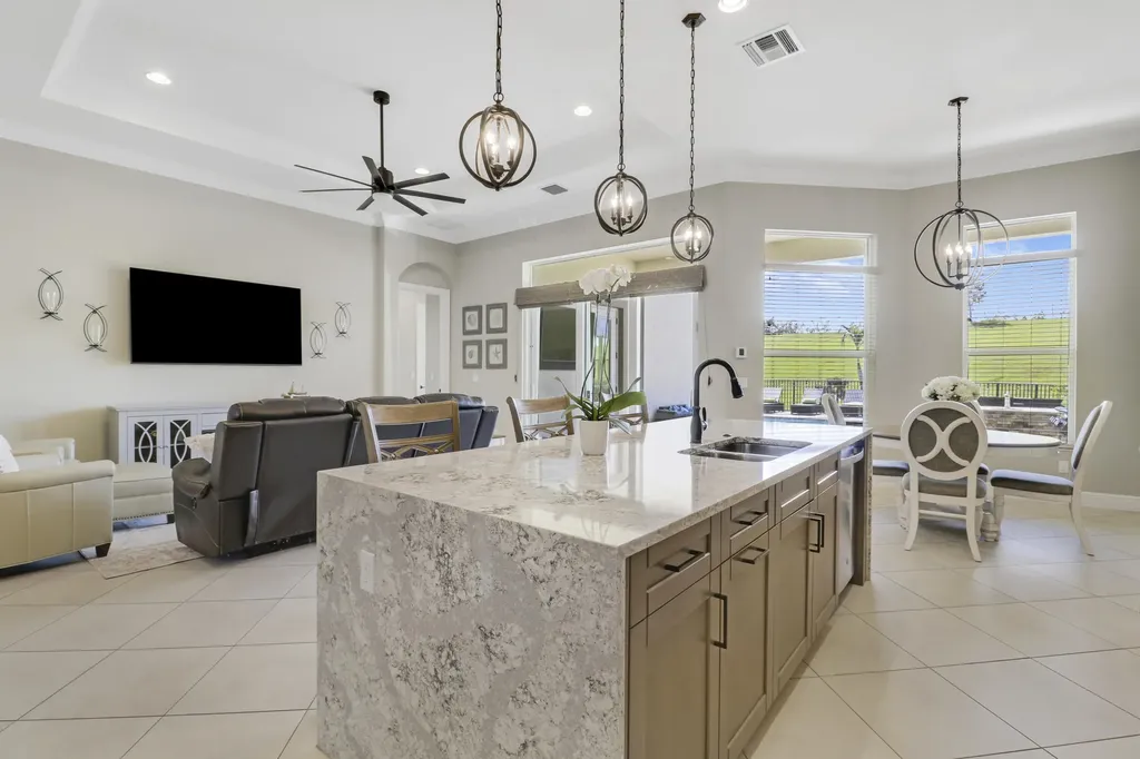 9247 SW Miracoli Way Port St Lucie FL 34987