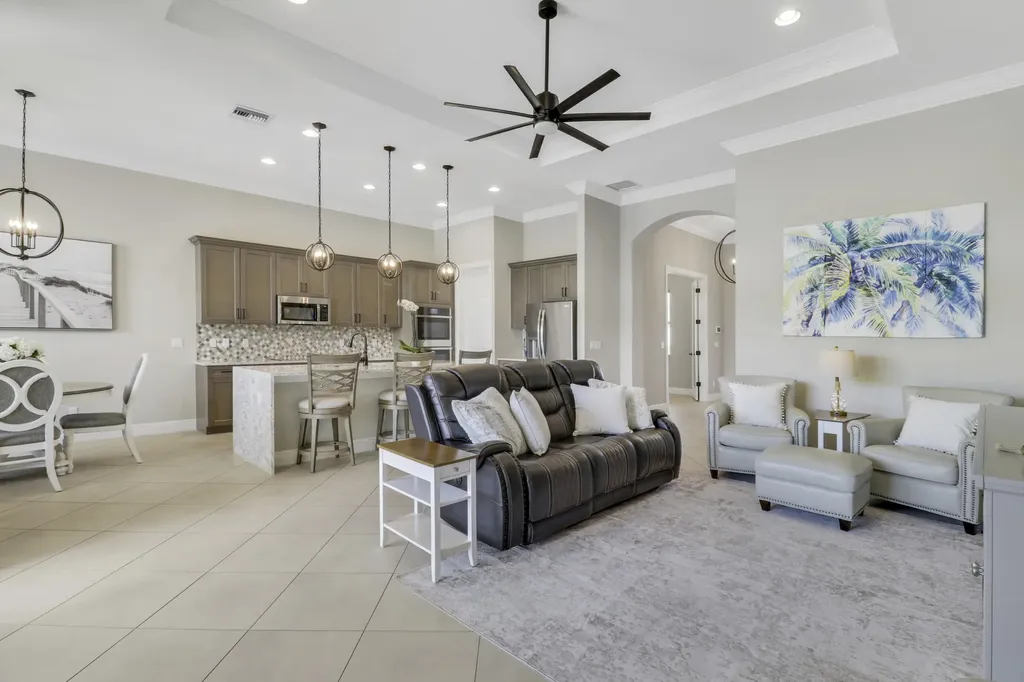 9247 SW Miracoli Way Port St Lucie FL 34987