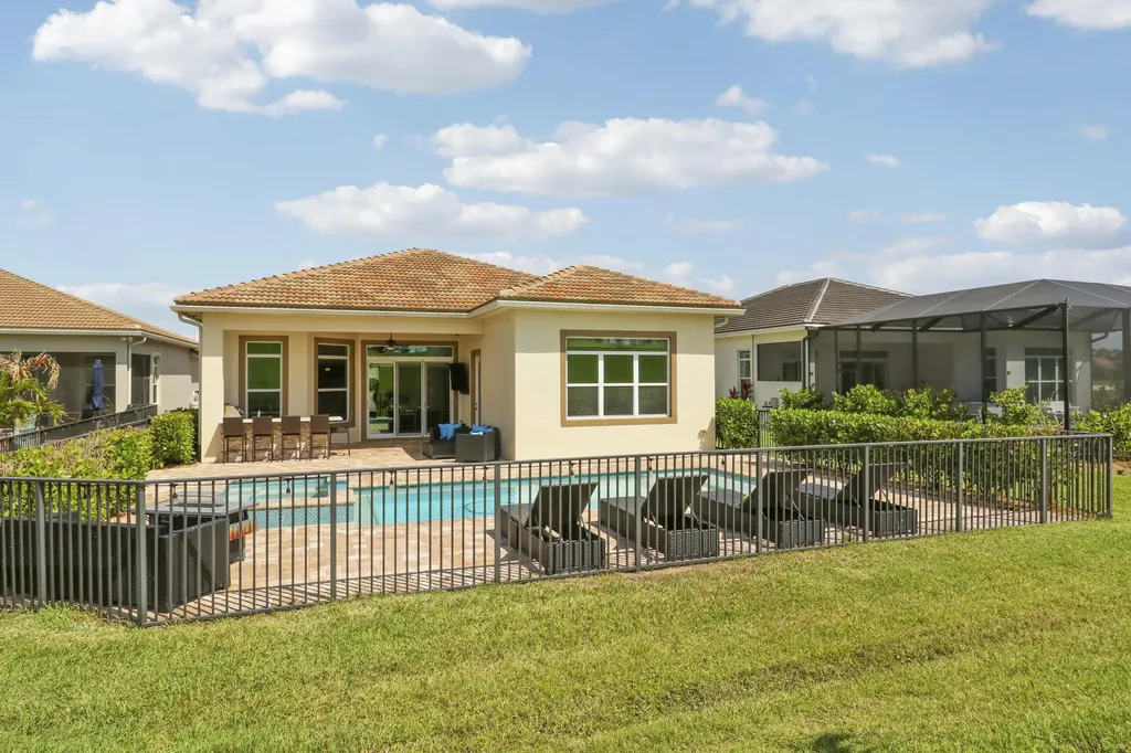 9247 SW Miracoli Way Port St Lucie FL 34987
