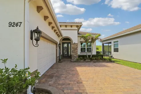 9247 SW Miracoli Way Port St Lucie FL 34987