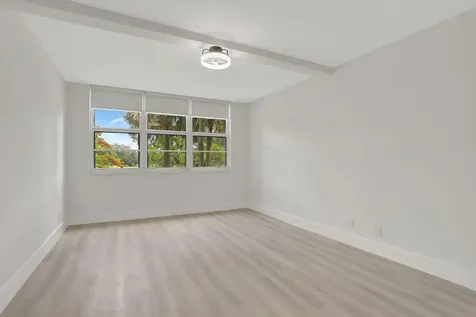 3505 Oaks Way Pompano Beach FL 33069